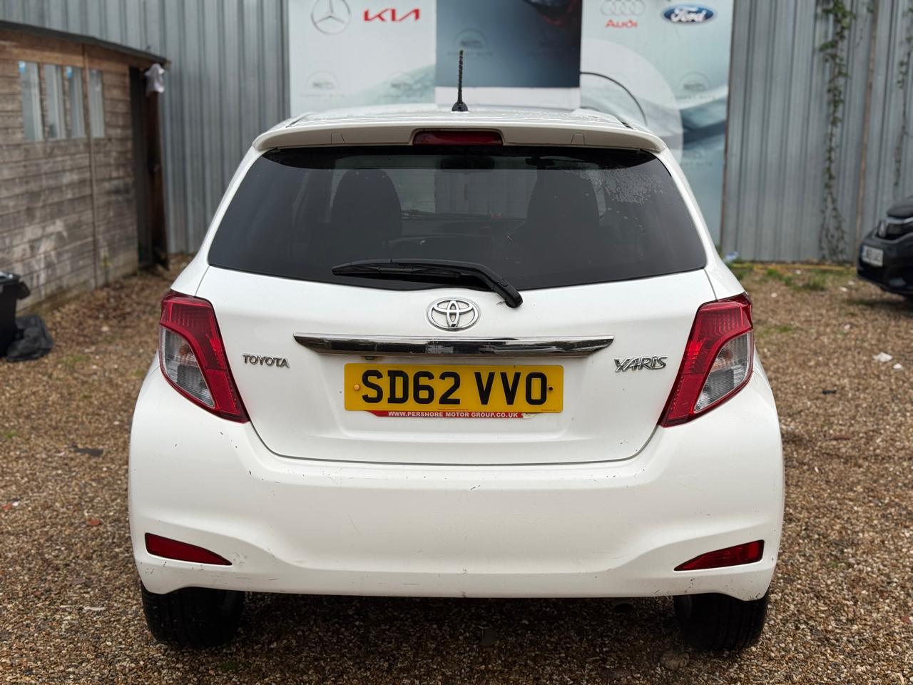 
								Toyota Yaris – 2012 full									