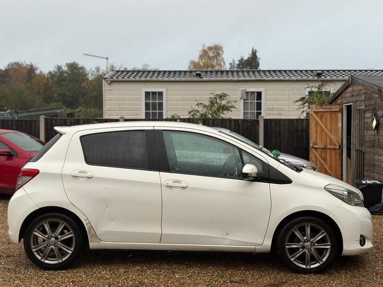 
								Toyota Yaris – 2012 full									